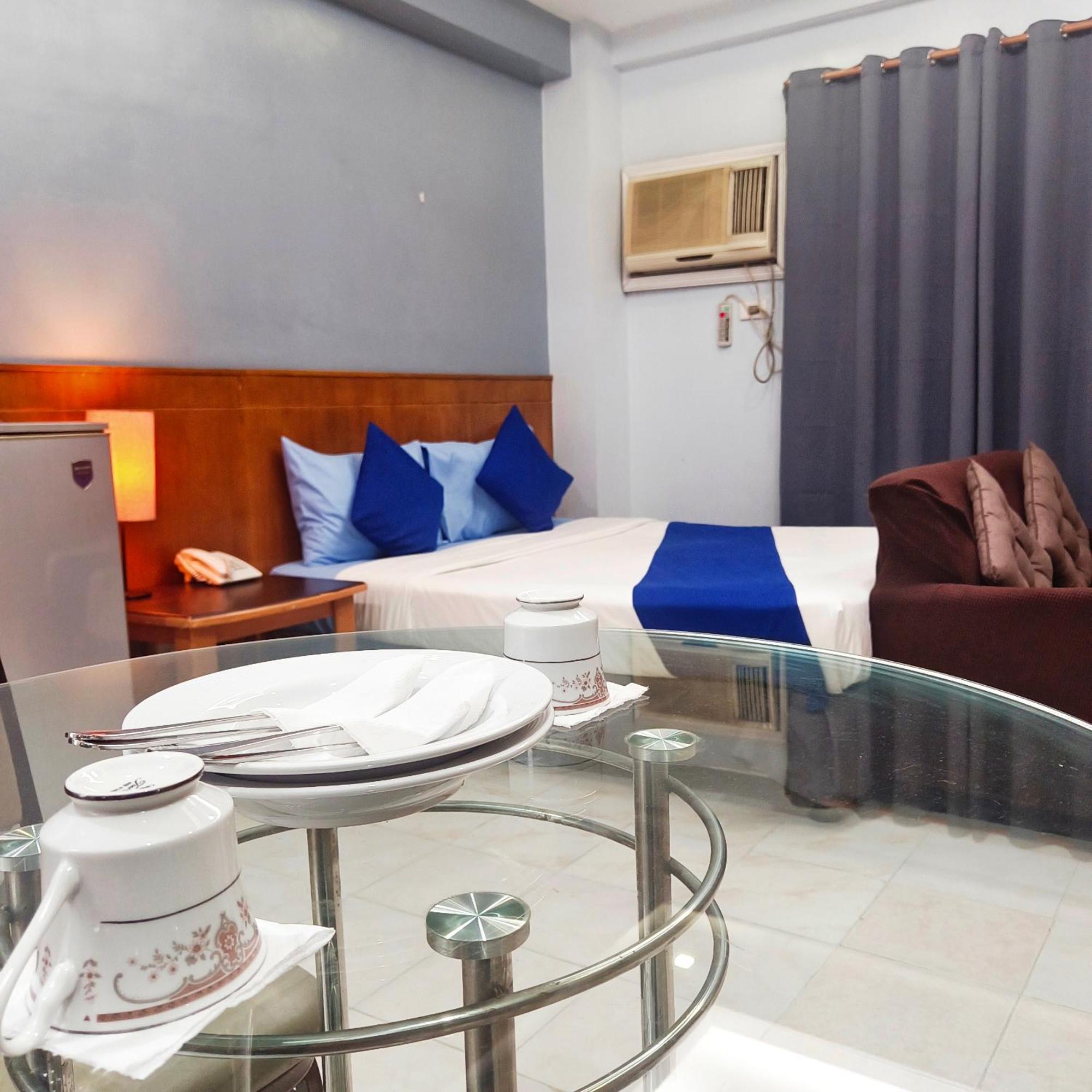 Alley 8 Makati Makati City Dış mekan fotoğraf
