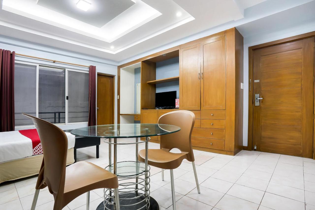 Alley 8 Makati Makati City Dış mekan fotoğraf